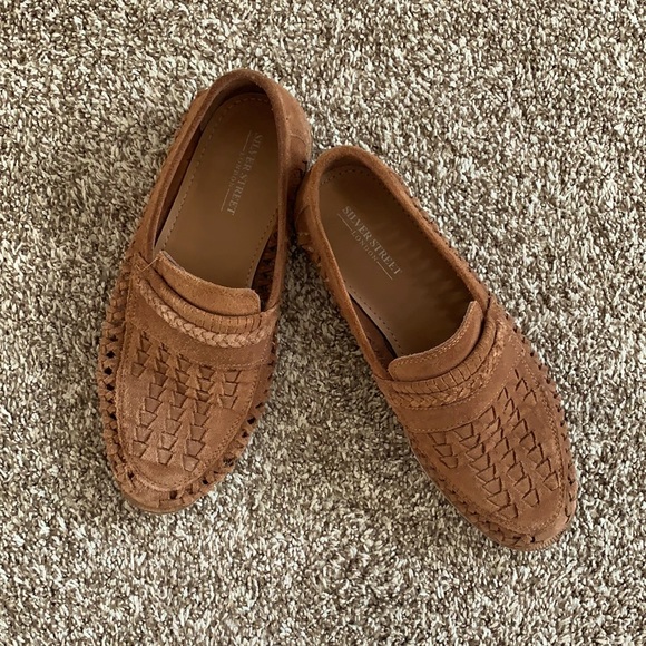 Super soft and comfy leather loafer shoes like NEW - Picture 2 of 3